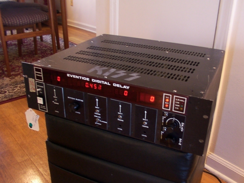 What I saw when I first plugged the 1745M in, and powered it up.